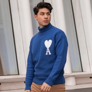 AMI PARIS OVERSIZED TURTLENECK - ROYAL BLUE